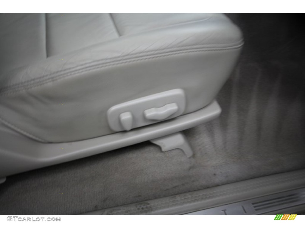 2002 QX4  - Golden Sand Metallic / Stone Beige photo #34