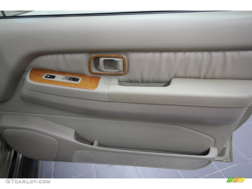 2002 QX4  - Golden Sand Metallic / Stone Beige photo #35
