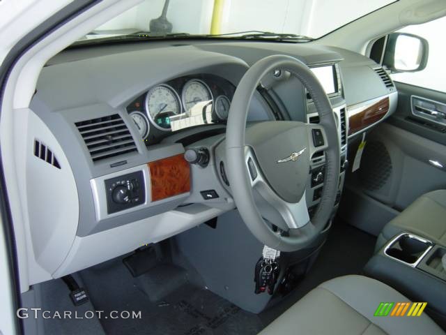 2008 Town & Country Touring Signature Series - Stone White / Medium Slate Gray/Light Shale photo #13