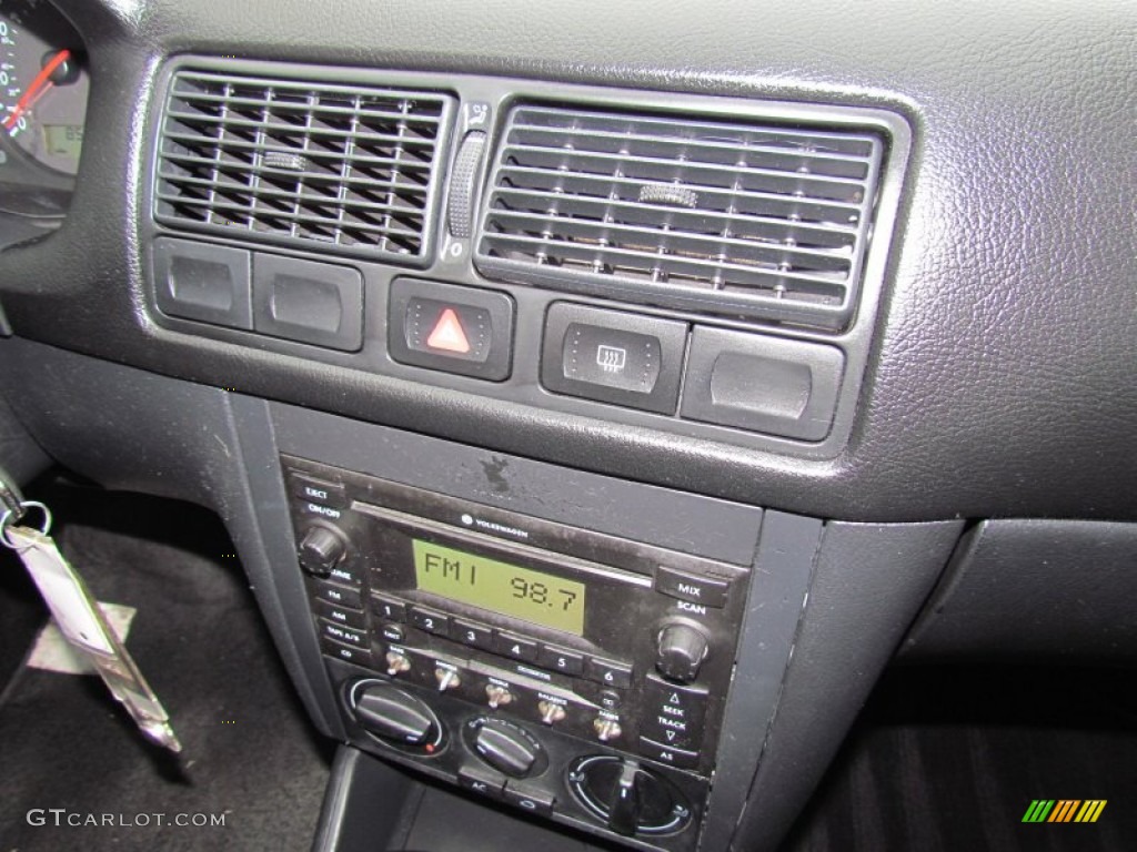 2003 Golf GLS 4 Door - Reflex Silver / Black photo #16