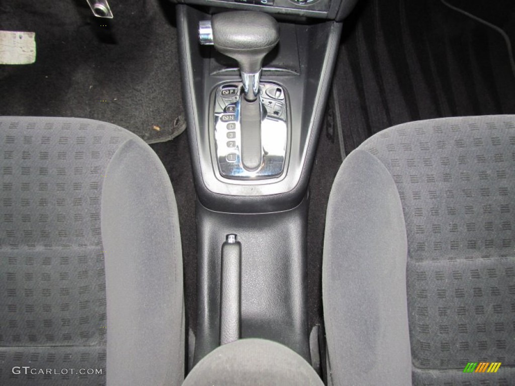 2003 Golf GLS 4 Door - Reflex Silver / Black photo #17