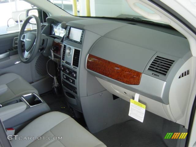 2008 Town & Country Touring Signature Series - Stone White / Medium Slate Gray/Light Shale photo #17