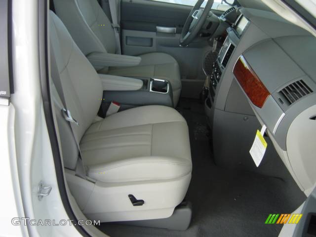 2008 Town & Country Touring Signature Series - Stone White / Medium Slate Gray/Light Shale photo #19