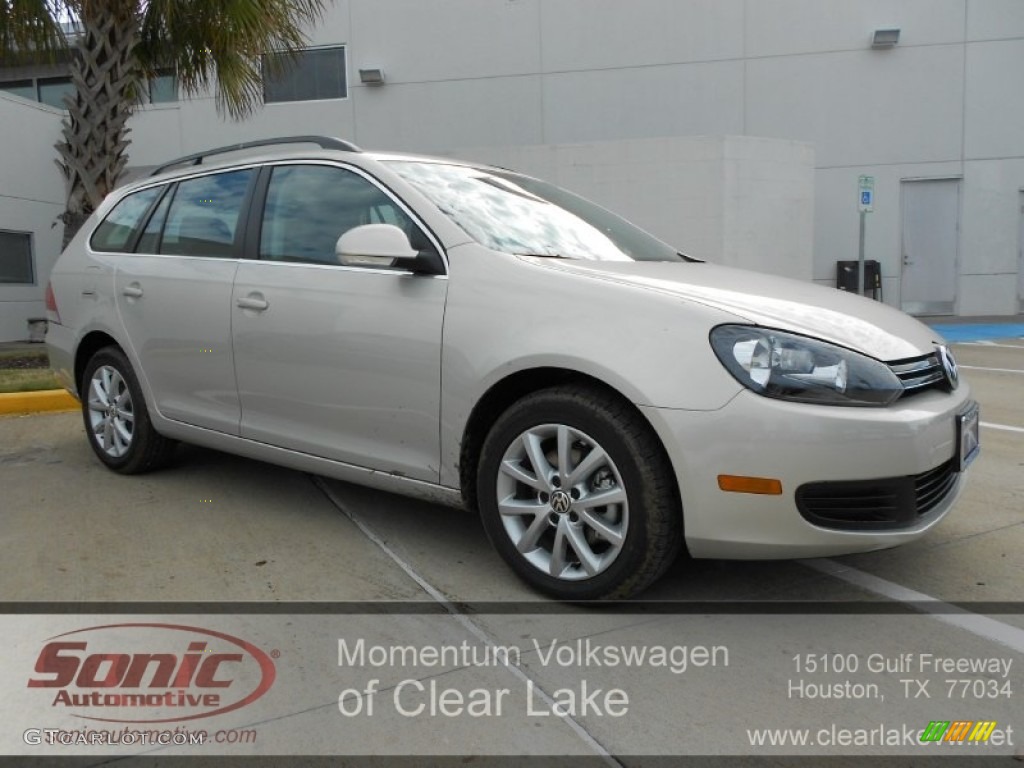 White Gold Metallic Volkswagen Jetta