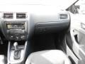 Black - Jetta SE Sedan Photo No. 14