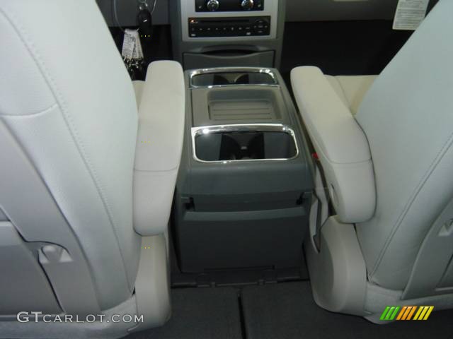 2008 Town & Country Touring Signature Series - Stone White / Medium Slate Gray/Light Shale photo #28