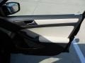 Black - Jetta SE Sedan Photo No. 11