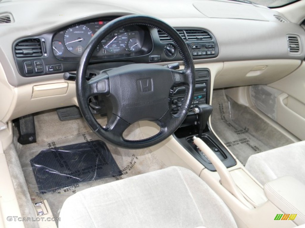 Beige Interior 1994 Honda Accord EX Coupe Photo #58521014 | GTCarLot.com