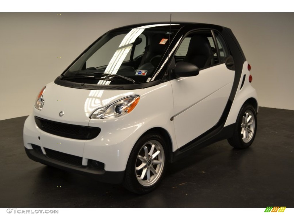 2010 fortwo passion coupe - Crystal White / design Black photo #1