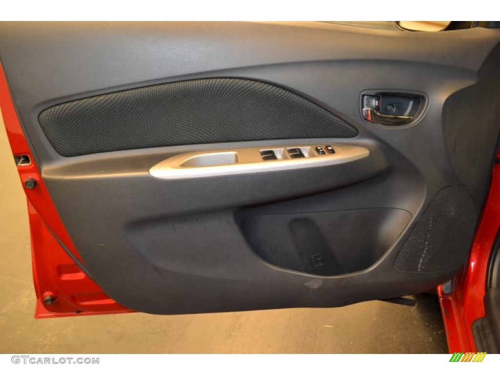 2010 Yaris Sedan - Absolutely Red / Dark Charcoal photo #10