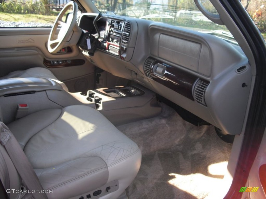 2000 Yukon Denali 4x4 - Black Onyx / Stone Gray photo #33