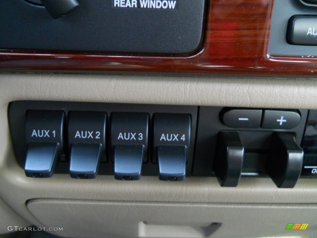 2006 Ford F350 Super Duty Lariat SuperCab 4x4 Controls Photo #58530282