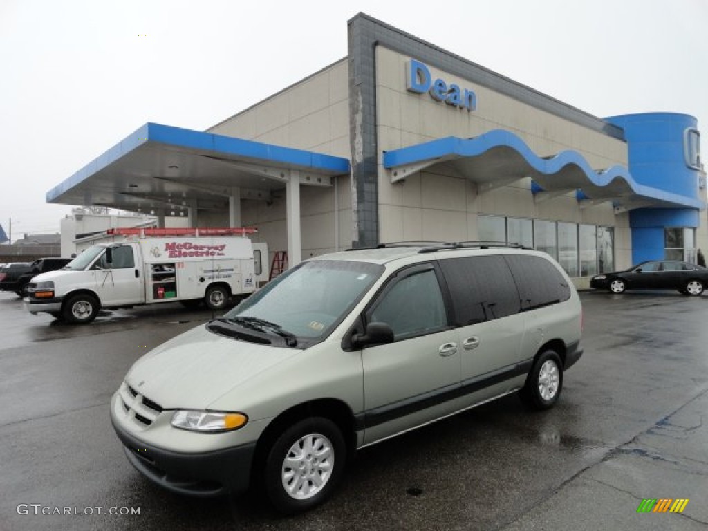 Light Cypress Green Pearl Dodge Grand Caravan