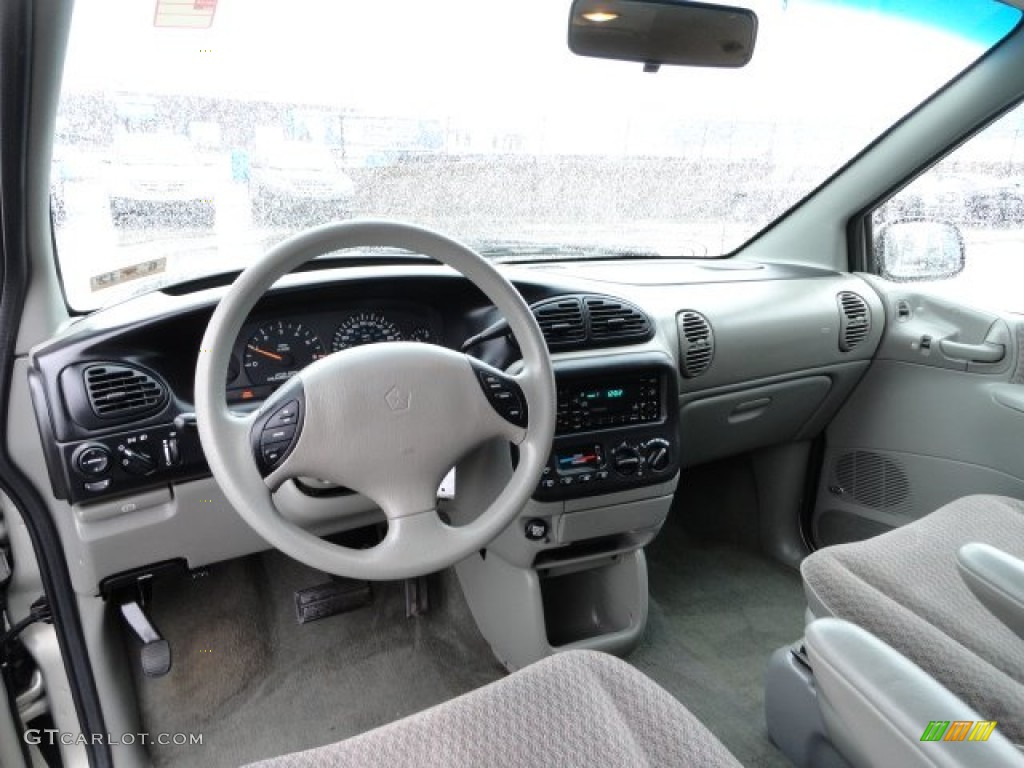 1999 Grand Caravan SE - Light Cypress Green Pearl / Mist Gray photo #13