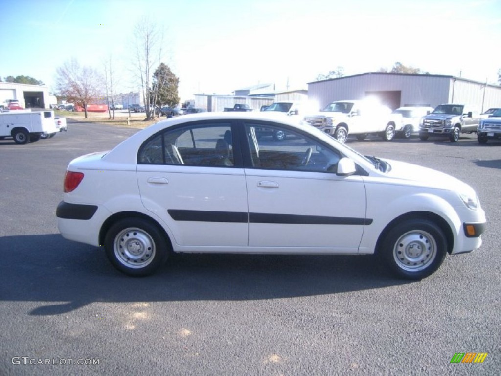 2008 Rio LX Sedan - White / Gray photo #4