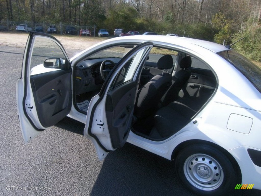 2008 Rio LX Sedan - White / Gray photo #11