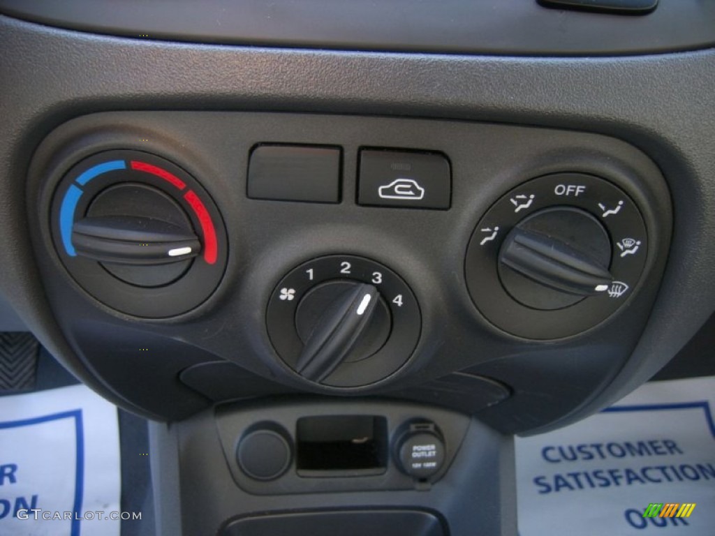 2008 Rio LX Sedan - White / Gray photo #24