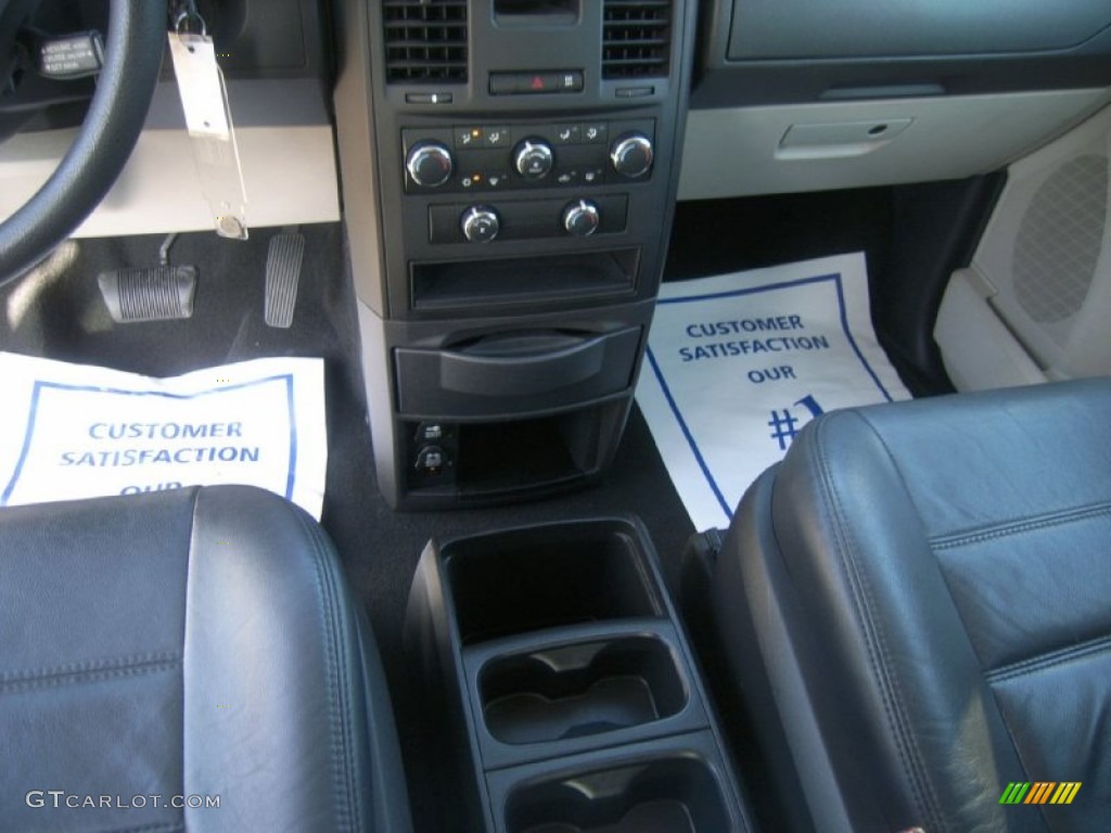 2009 Grand Caravan SE - Modern Blue Pearl / Dark Slate Gray/Light Shale photo #16