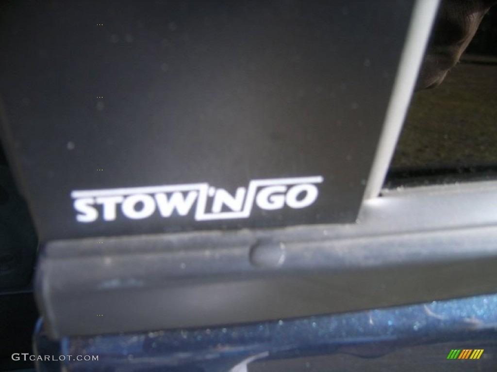 2009 Grand Caravan SE - Modern Blue Pearl / Dark Slate Gray/Light Shale photo #23