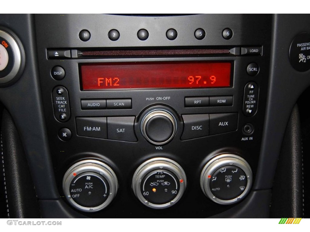 2011 Nissan 370Z Sport Touring Coupe Controls Photo #58544960