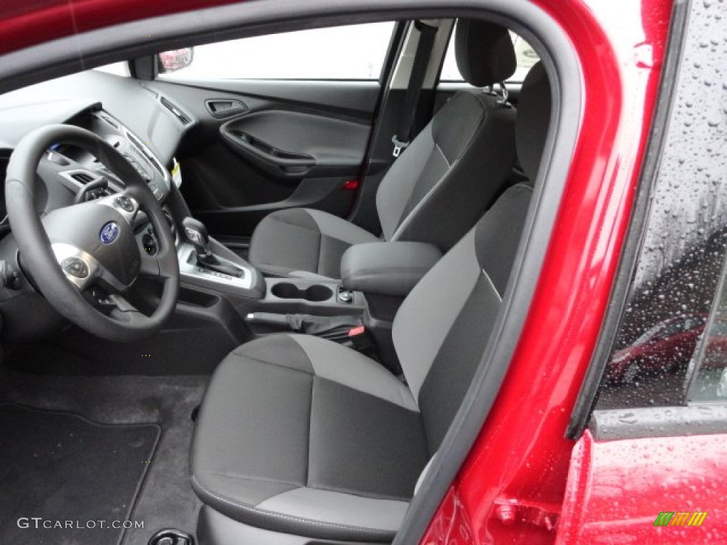 2012 Focus SE Sedan - Red Candy Metallic / Charcoal Black photo #8