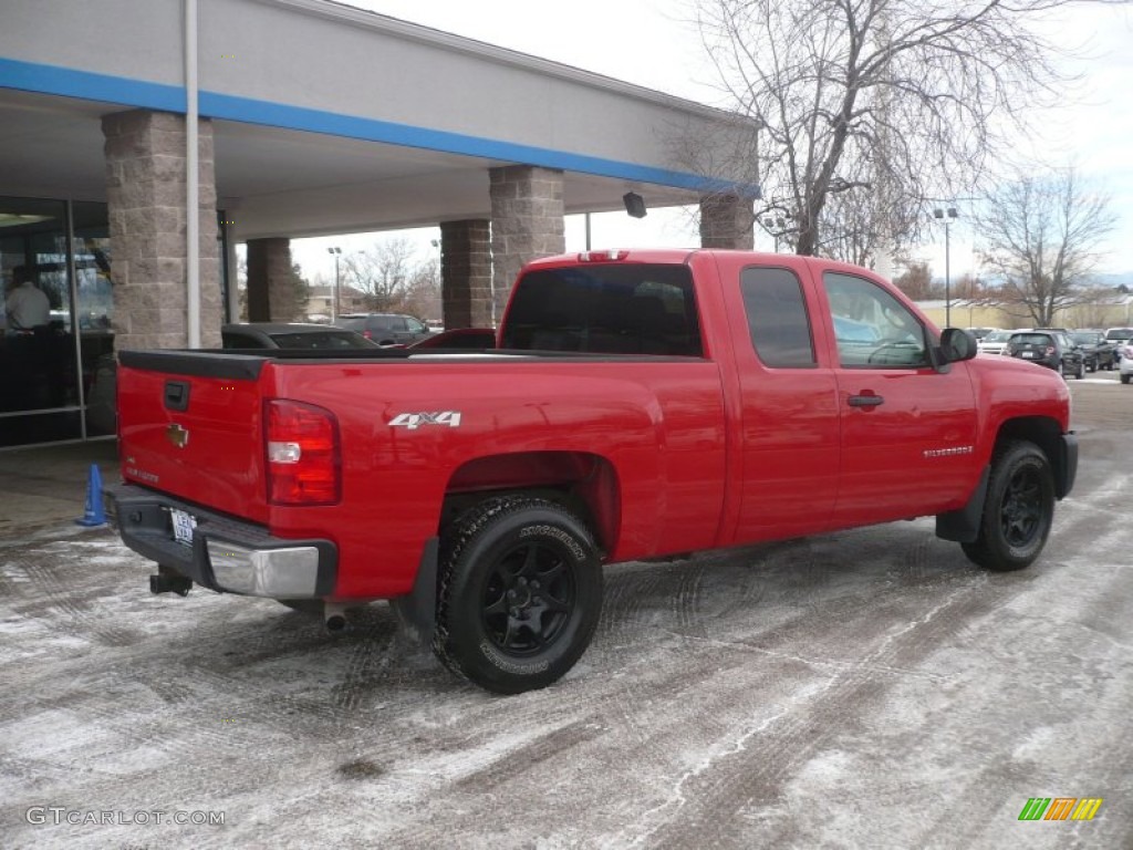 2007 Silverado 1500 Work Truck Extended Cab 4x4 - Victory Red / Dark Titanium Gray photo #6