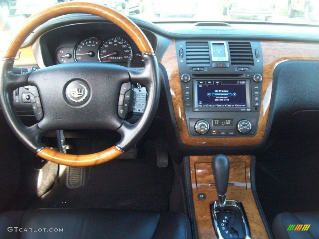 2009 Cadillac DTS Platinum Edition Dashboard Photos