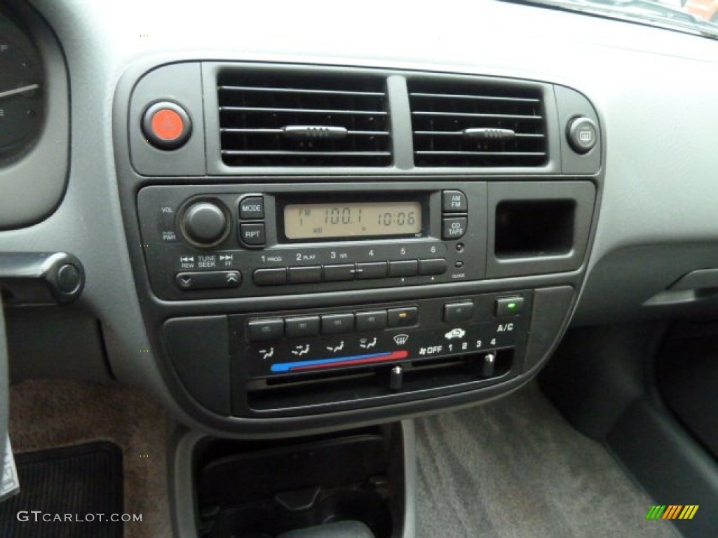 1997 Honda Civic CX Hatchback Controls Photos