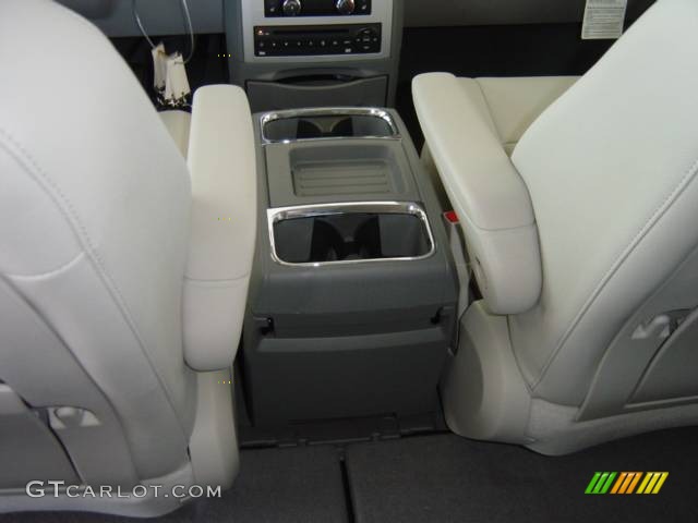 2008 Town & Country Touring Signature Series - Clearwater Blue Pearlcoat / Medium Slate Gray/Light Shale photo #28