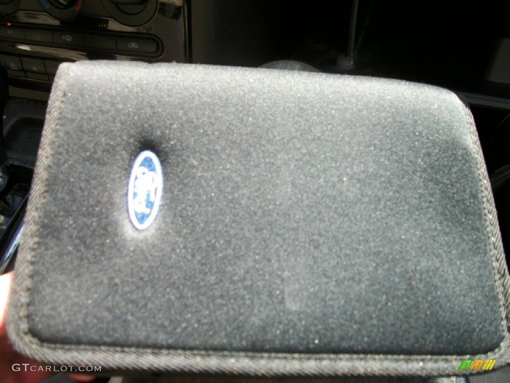 2009 Taurus X SEL - Light Ice Blue Metallic / Camel photo #11