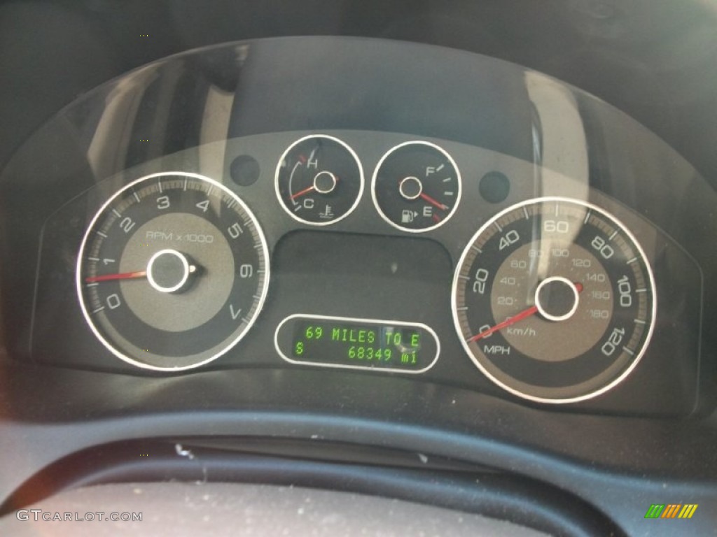 2009 Ford Taurus X SEL Gauges Photo #58560395