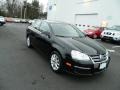 Black - Jetta SE Sedan Photo No. 7