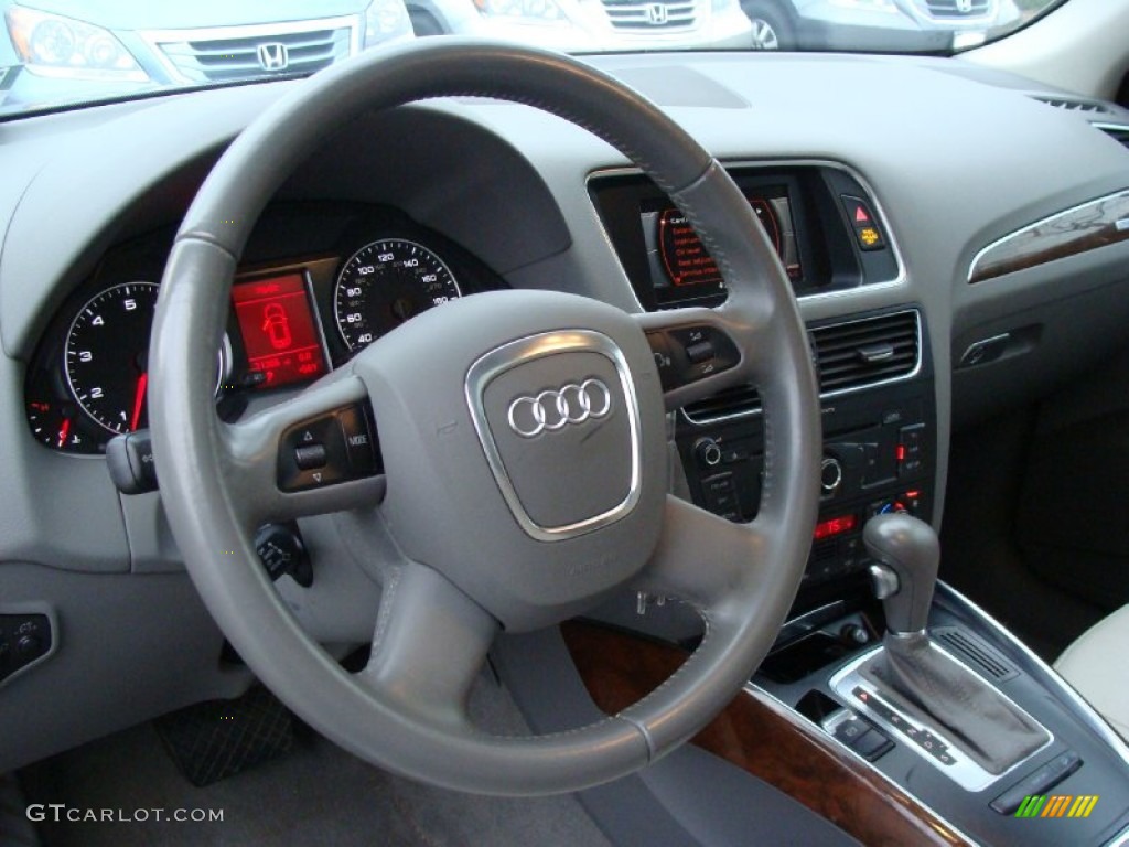 2009 Audi Q5 3.2 Premium quattro Cardamom Beige Dashboard Photo #58567947