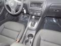 Black - Jetta SE Sedan Photo No. 6