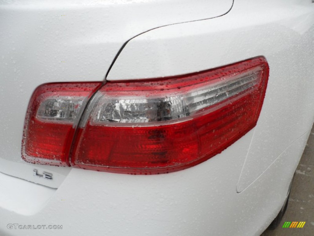 2009 Camry LE V6 - Super White / Ash photo #16