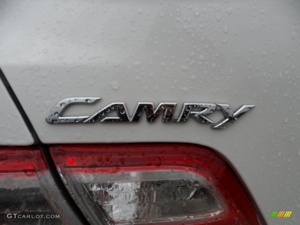 2009 Camry LE V6 - Super White / Ash photo #19