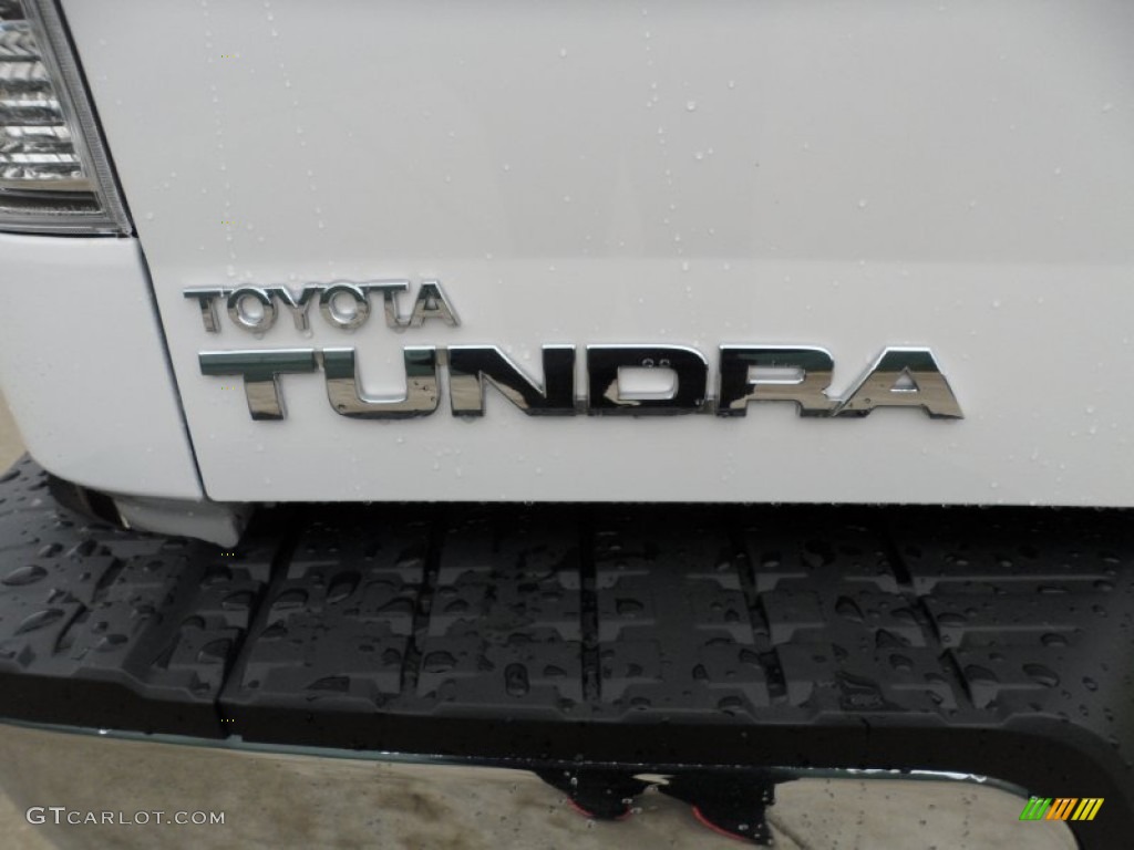 2012 Tundra CrewMax 4x4 - Super White / Graphite photo #16