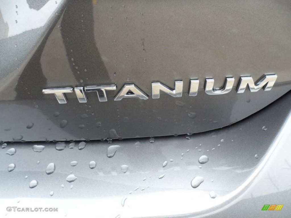 2012 Focus Titanium 5-Door - Sterling Grey Metallic / Charcoal Black Leather photo #15