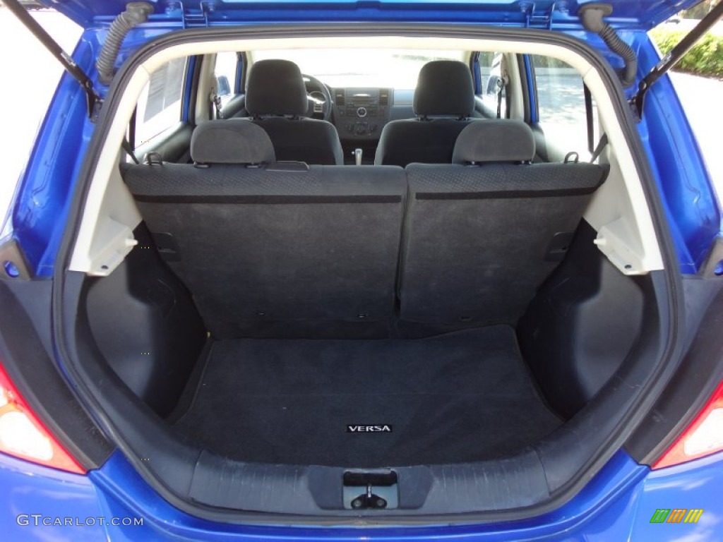 2010 Versa 1.8 S Hatchback - Metallic Blue / Charcoal photo #7