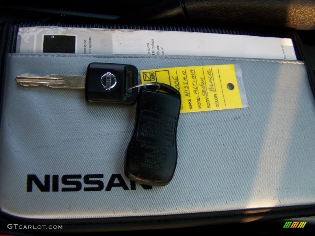 2006 Nissan Altima 3.5 SL Keys Photos