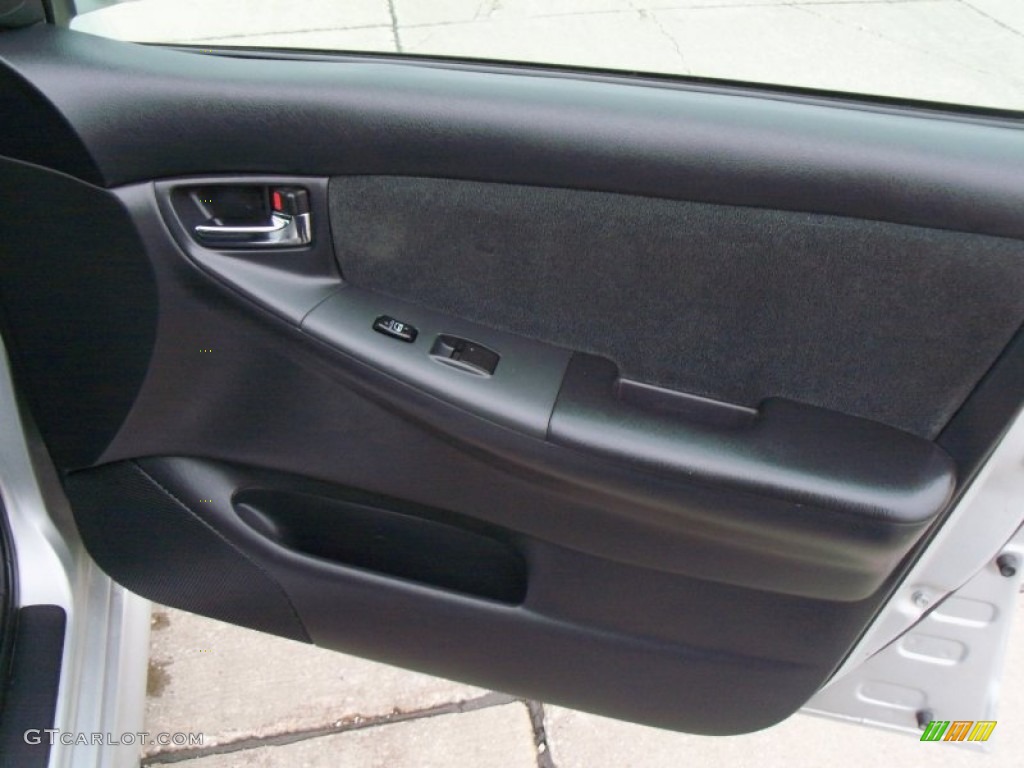2005 Corolla S - Silver Streak Mica / Black photo #32