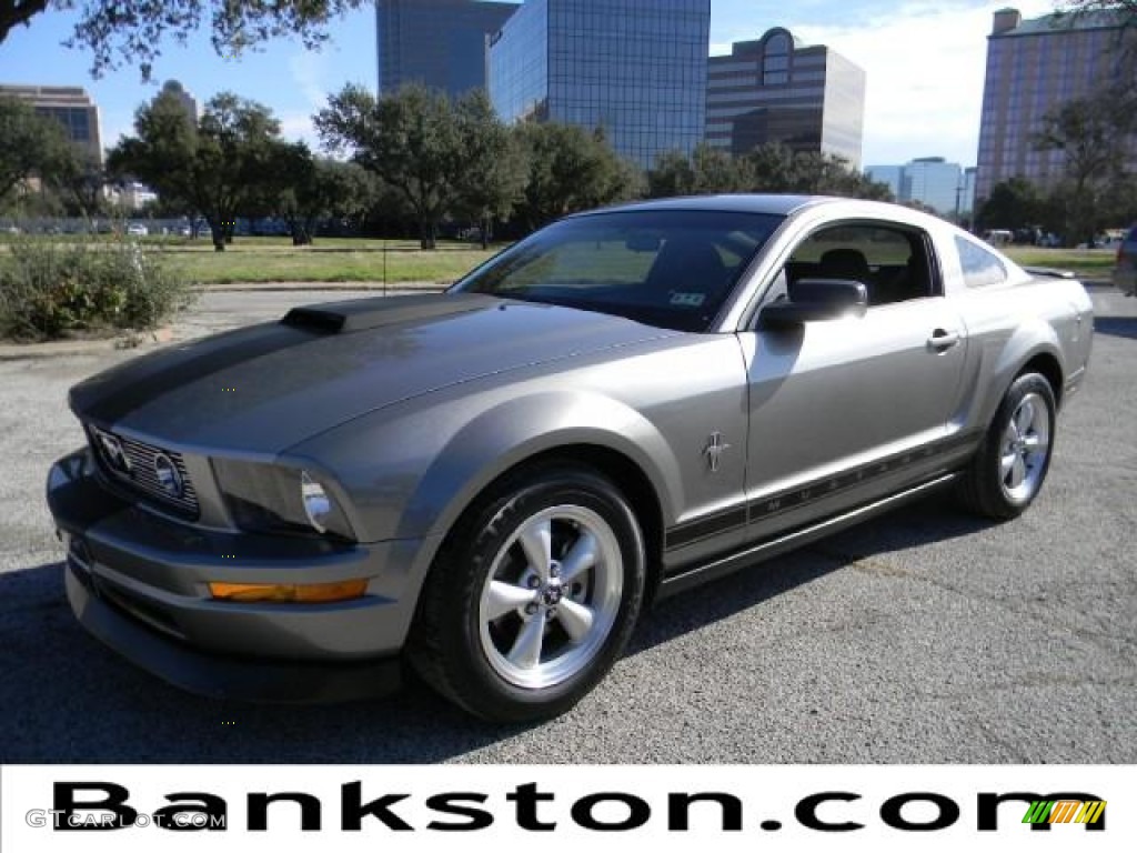 2008 Mustang V6 Deluxe Coupe - Vapor Silver Metallic / Dark Charcoal photo #1