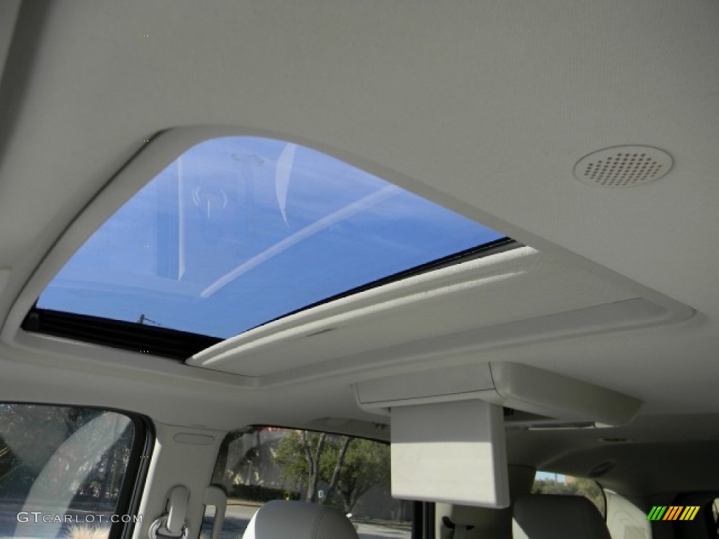 2011 Tahoe LTZ - Summit White / Light Titanium/Dark Titanium photo #12