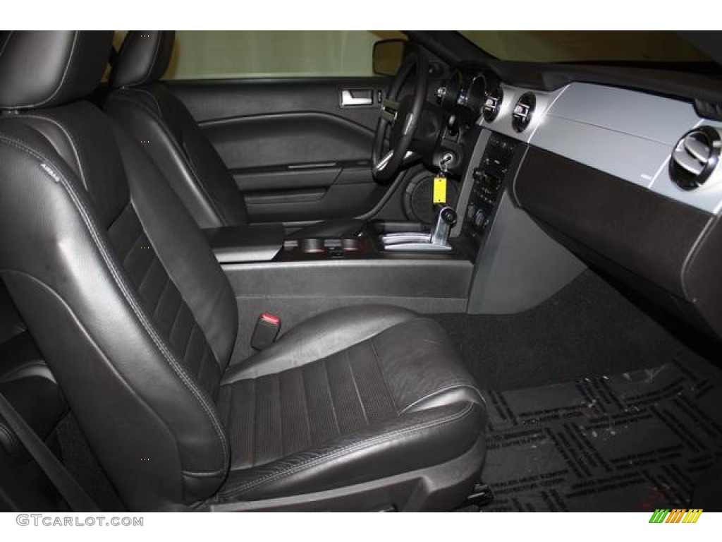 Dark Charcoal Interior 2009 Ford Mustang GT Premium Convertible Photo #58598136