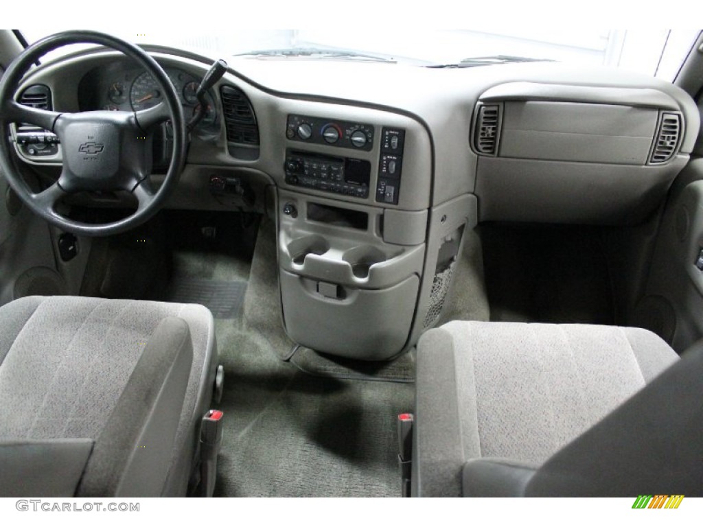 2004 Chevrolet Astro LS Passenger Van Medium Gray Dashboard Photo #58600398