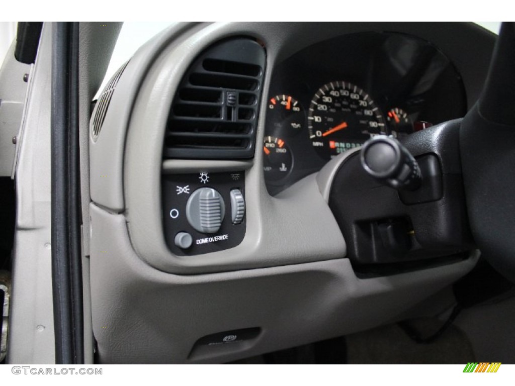2004 Chevrolet Astro LS Passenger Van Controls Photo #58600410