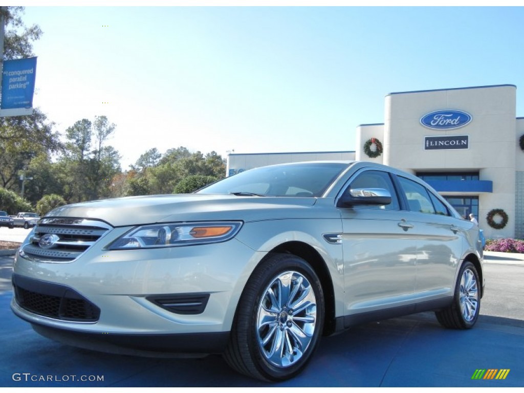 Gold Leaf Ford Taurus