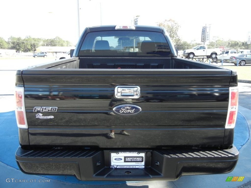 2010 F150 STX Regular Cab - Tuxedo Black / Medium Stone photo #4