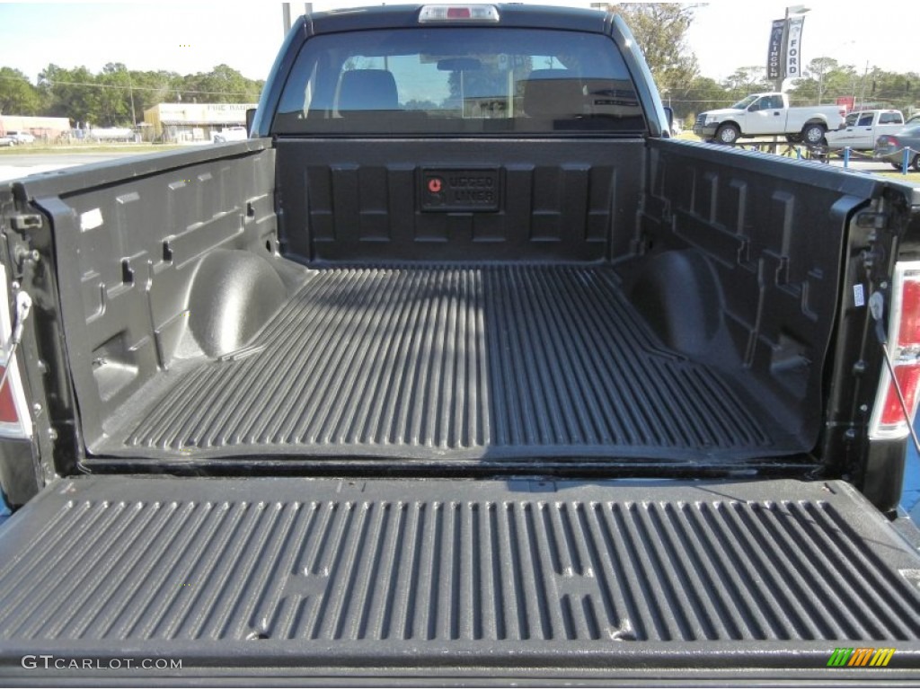 2010 F150 STX Regular Cab - Tuxedo Black / Medium Stone photo #21