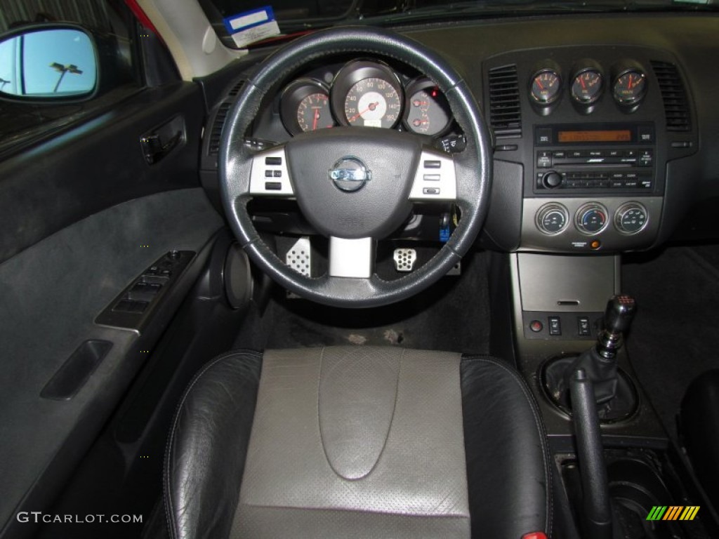 2005 Altima 3.5 SE-R - Code Red / SE-R Charcoal photo #14